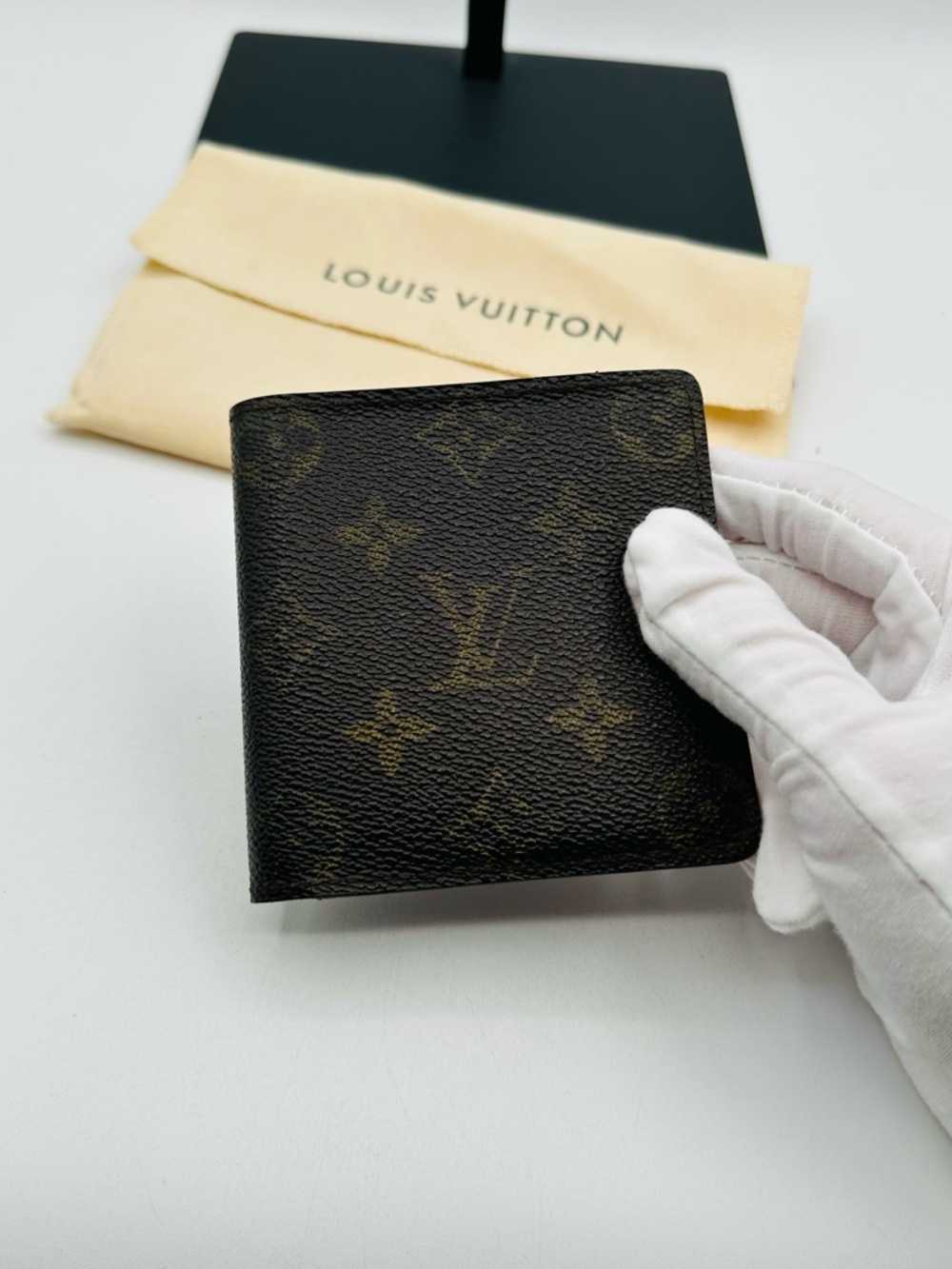 Louis Vuitton Bi Fold Monogram Wallet